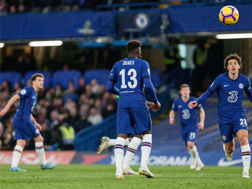 规避TAA被挖问题：利物浦续约坚决不退步，卖科纳特一换一彰显自信底气